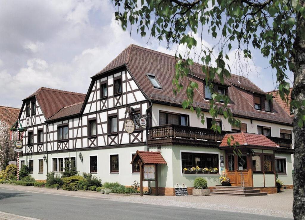 Landgasthof - Hotel Zum Stern Linden  Экстерьер фото
