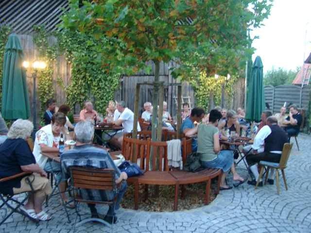 Landgasthof - Hotel Zum Stern Linden  Экстерьер фото