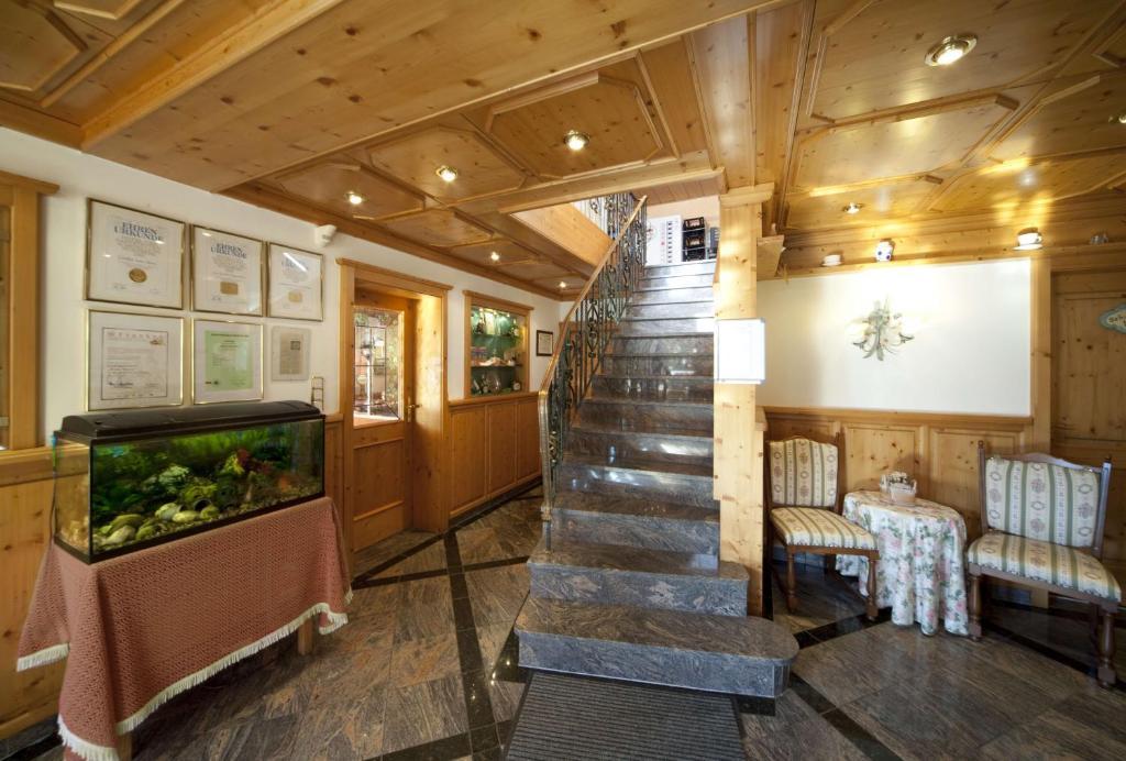 Landgasthof - Hotel Zum Stern Linden  Экстерьер фото